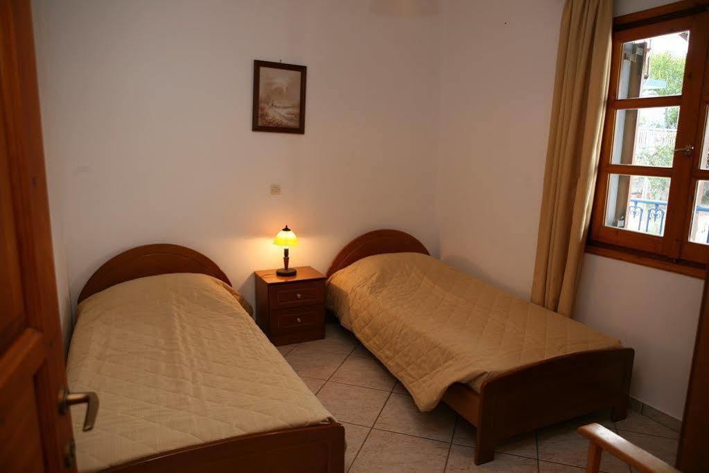 Kavos Apartments Alonissos 帕蒂迪里奥 外观 照片