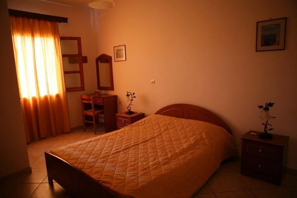 Kavos Apartments Alonissos 帕蒂迪里奥 外观 照片