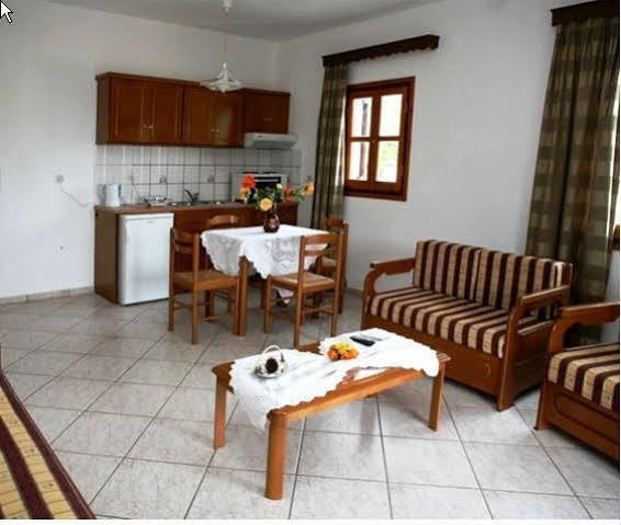 Kavos Apartments Alonissos 帕蒂迪里奥 外观 照片