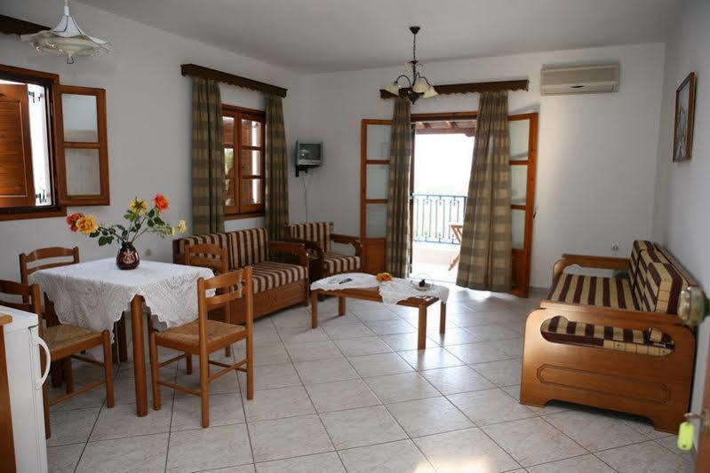 Kavos Apartments Alonissos 帕蒂迪里奥 外观 照片