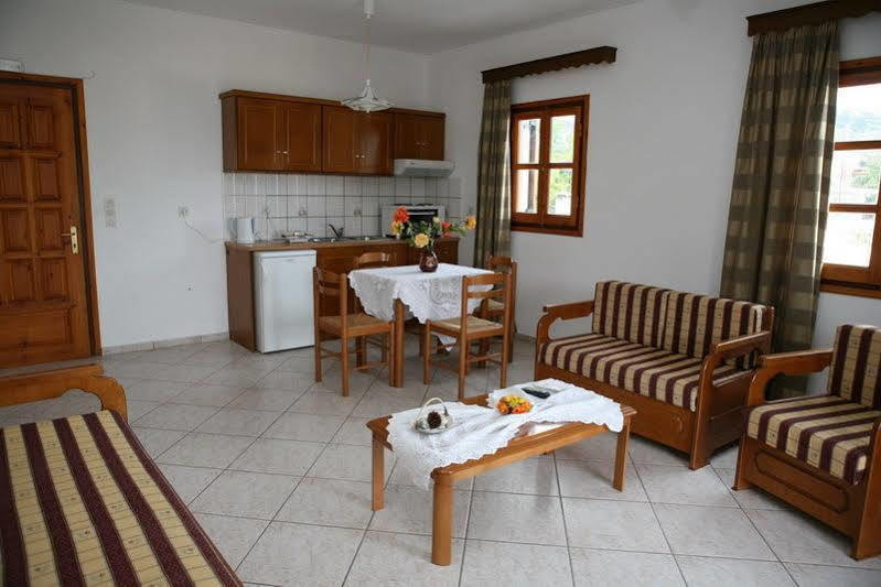 Kavos Apartments Alonissos 帕蒂迪里奥 外观 照片